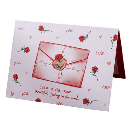 Valentijnskaart met rode roos en gepersonaliseerde envelop